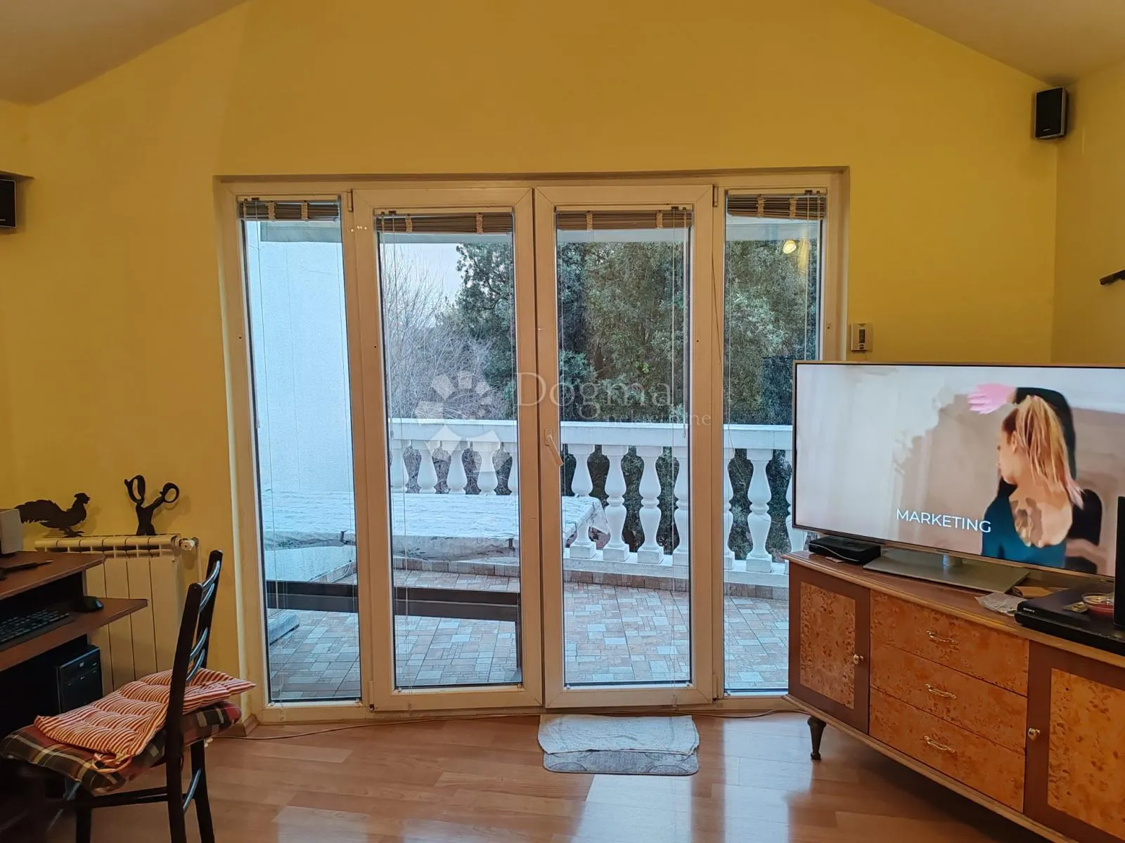vodice - kuća u centru blizu mora - dva stana - poslovni prostor - slika 17