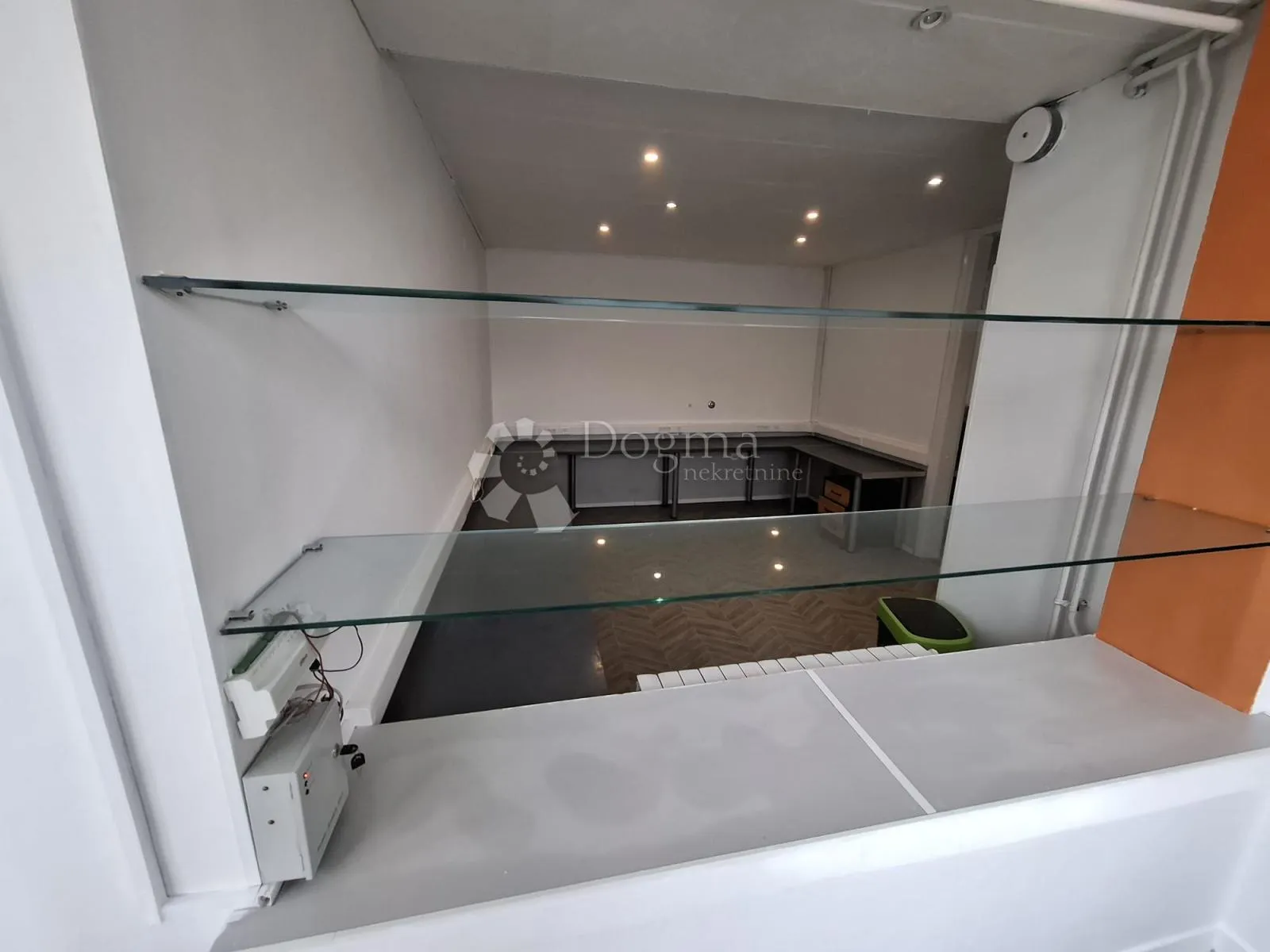 stambeno-poslovna zgrada trnje, 421 m², parking - slika 7