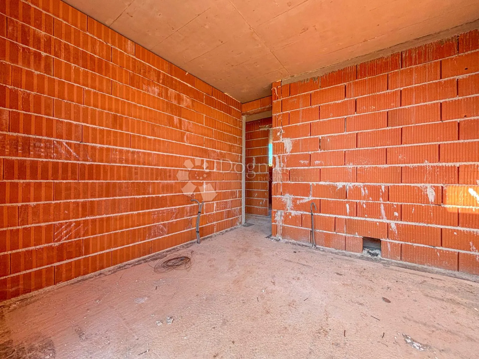 kanfanar, atraktivna villa u roh-bau fazi s pogledom na more - slika 12