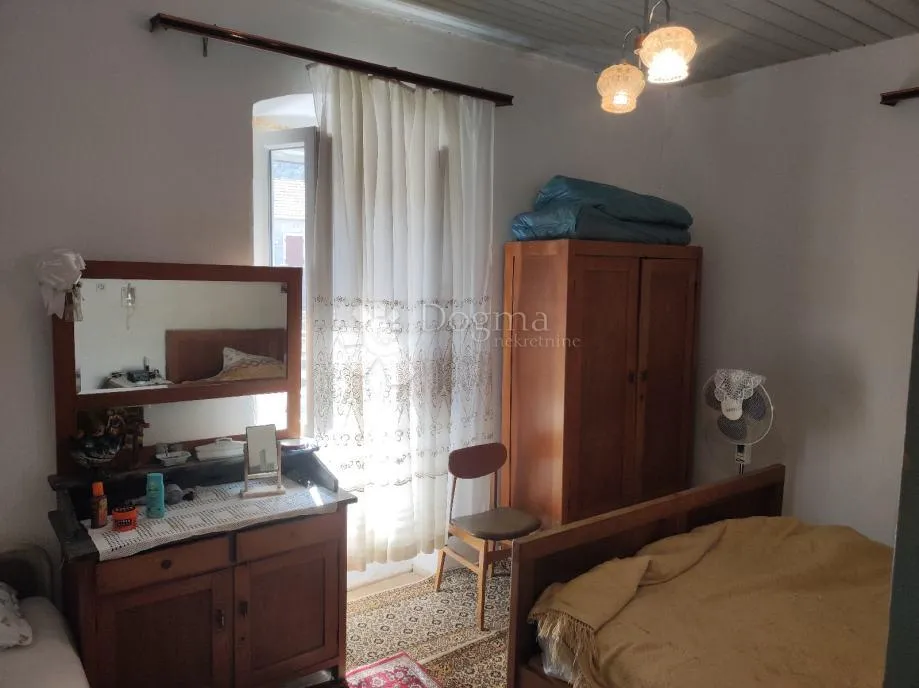 kuća za adaptaciju - hvar, vrisnik - slika 13