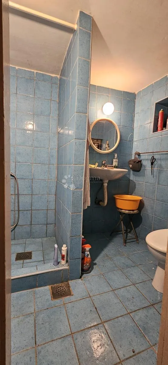 kamena kuća s terasom i garažom - slika 6