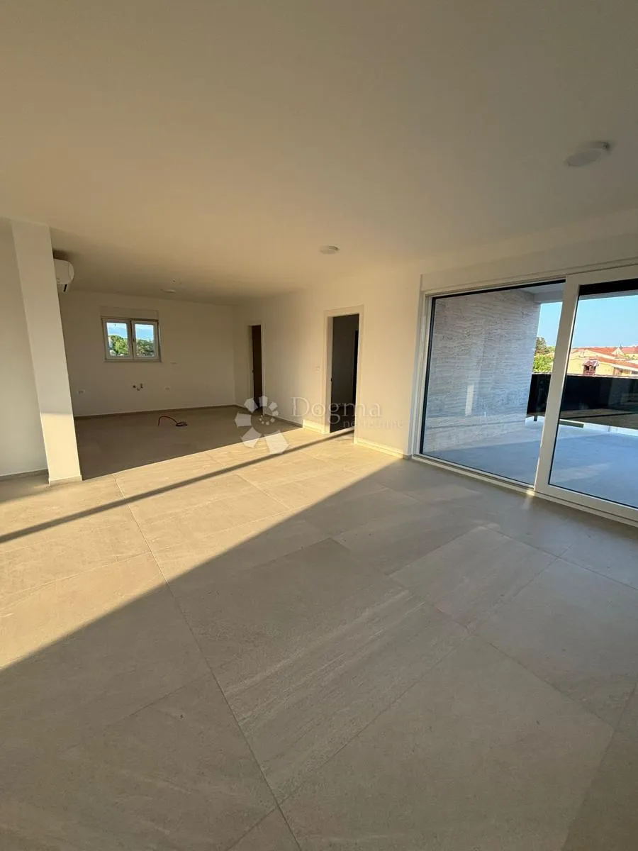 penthouse - pogled more - slika 2