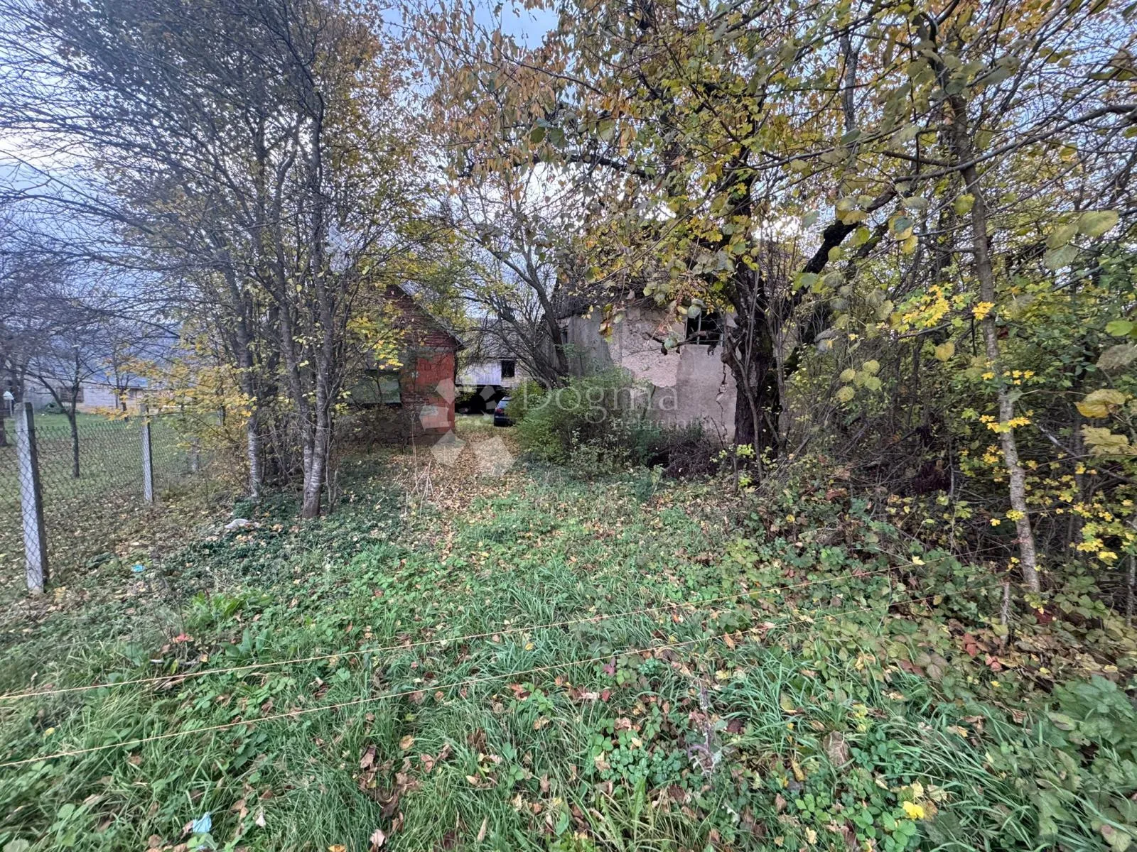 zemljište u bliozini rijeke gacke i potoka 10000m2 - slika 4