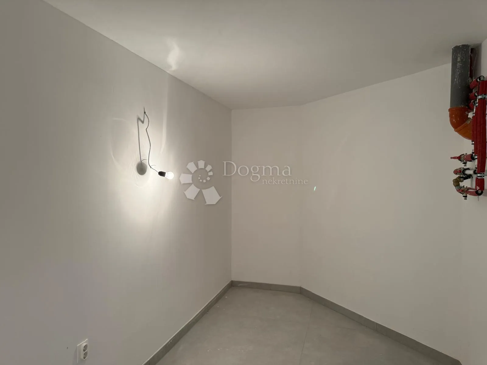dvosobni stan s dvije loggie i hoby sobom - slika 15