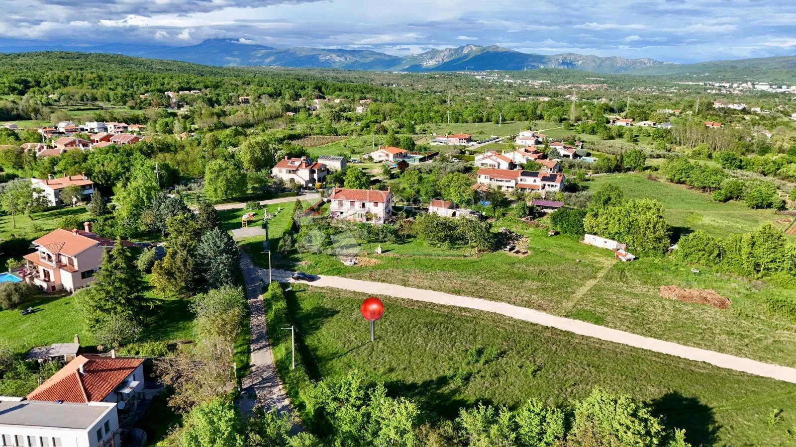 prekrasno građevinsko zemljište u selu kraj labina - slika 4