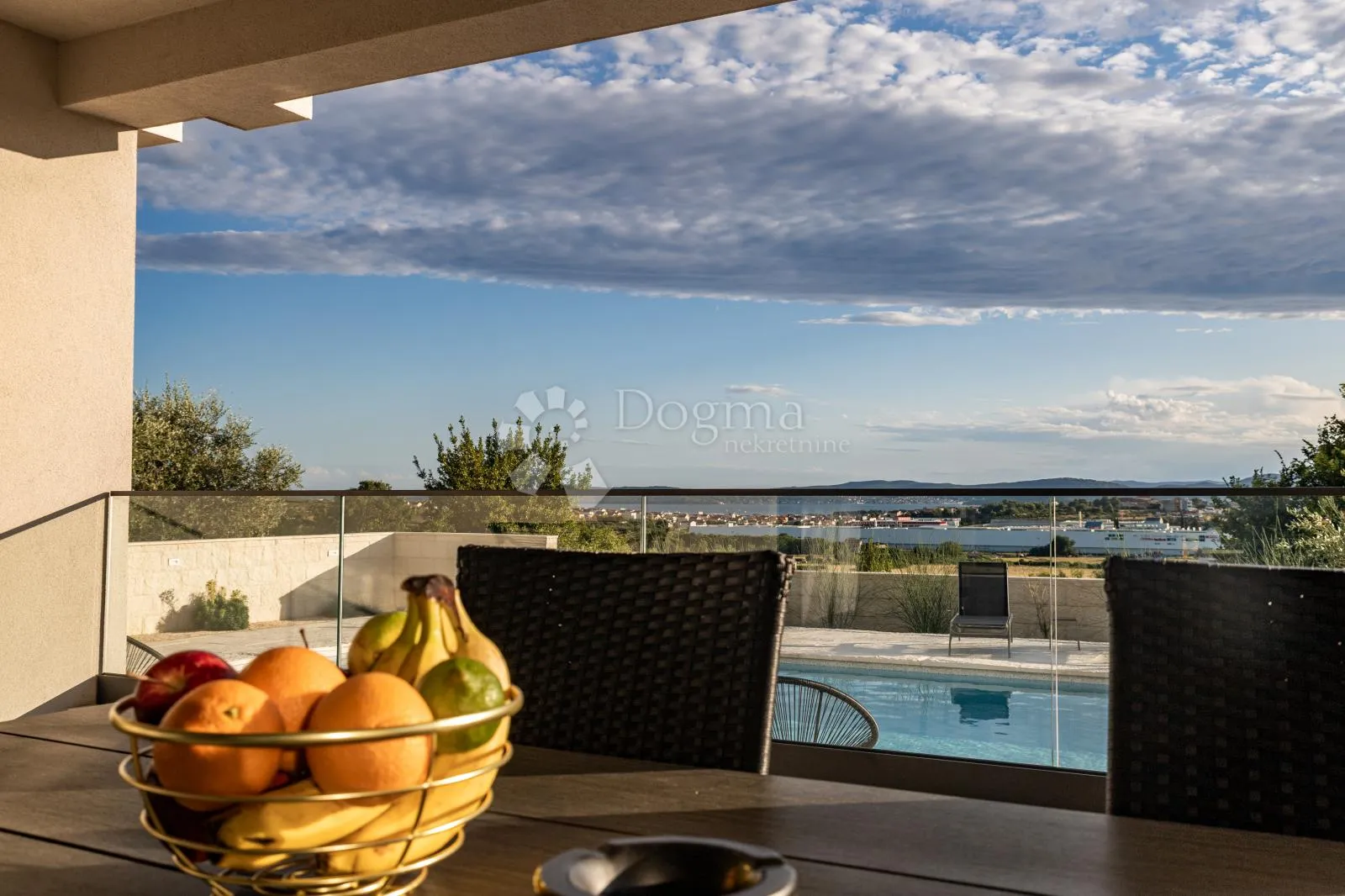 crno, zadar -luksuzan trosoban stan - prizemlje s bazenom 100 m² - slika 5