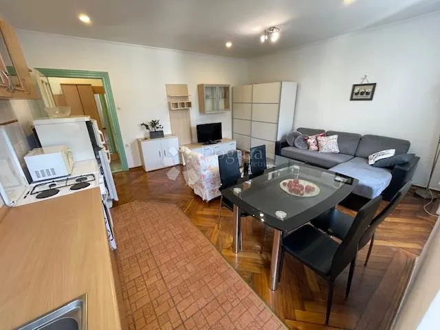 Sunčan i kompletno adaptiran 2s+db ,namješten stan - Rijeka