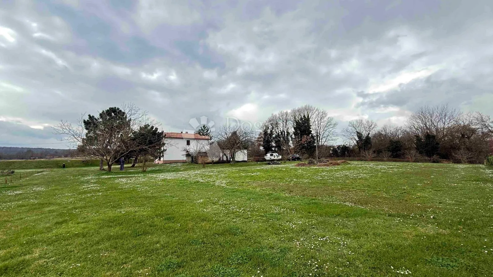 kuća s dva stana i građevinskom okućnicom 2.500 m2 u okolici labina - slika 20