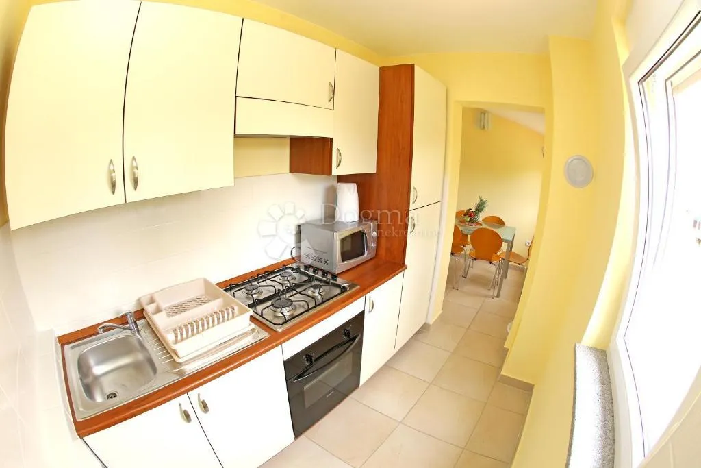 namješten dvoetažni apartman u svetom filipu i jakovu – idealan za odmor ili turistički najam - slika 9