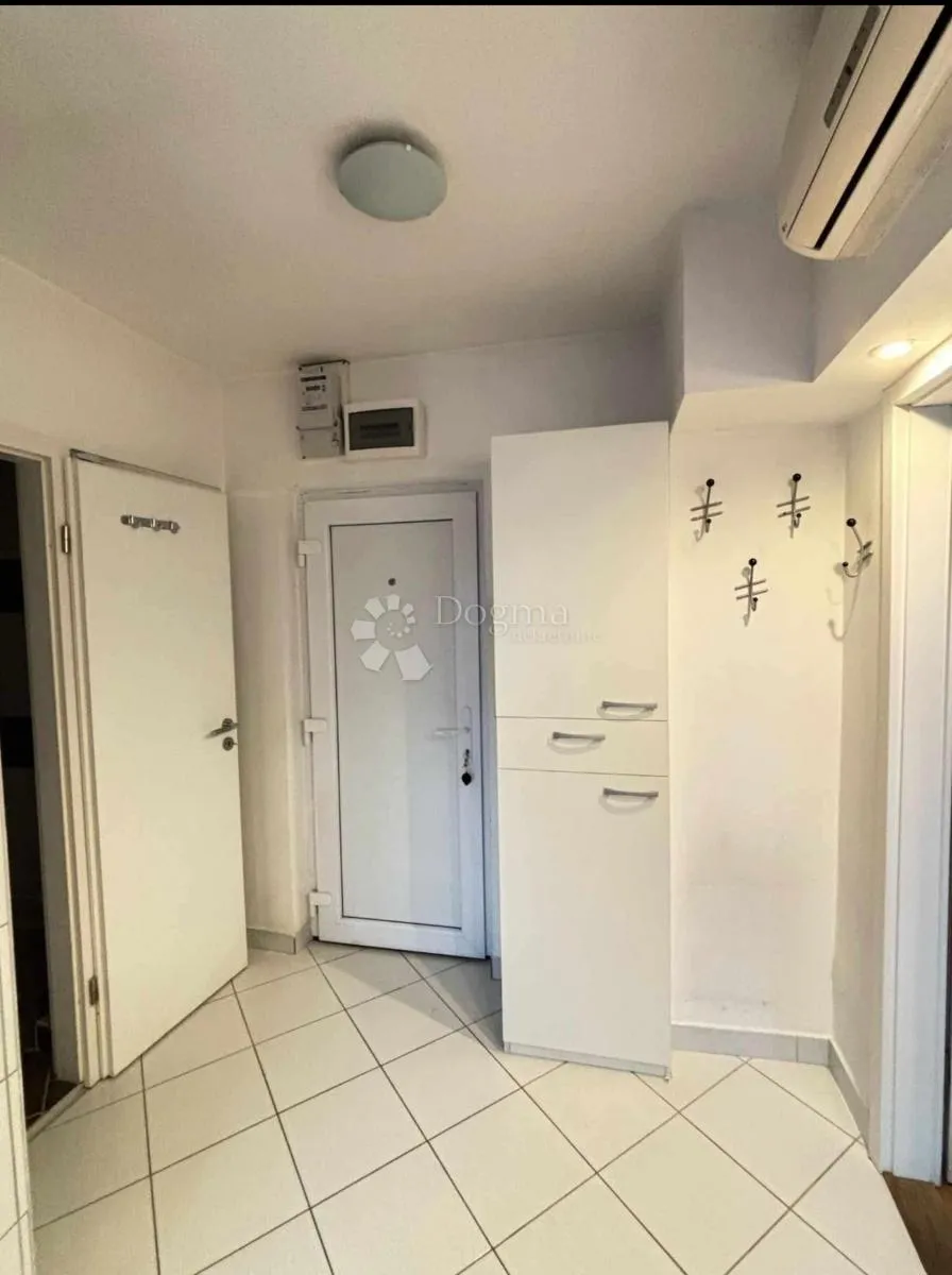 stan gornji grad - centar osijeka 40m2 - slika 14