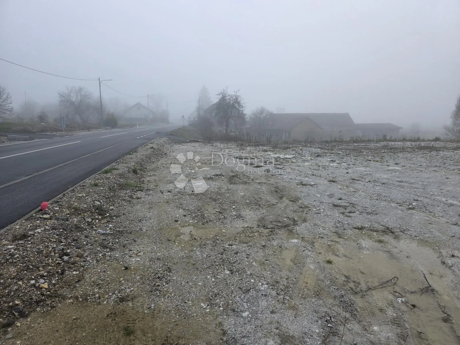 građevinsko zemljište 2.279m² u zlataru uz glavnu cestu - slika 2