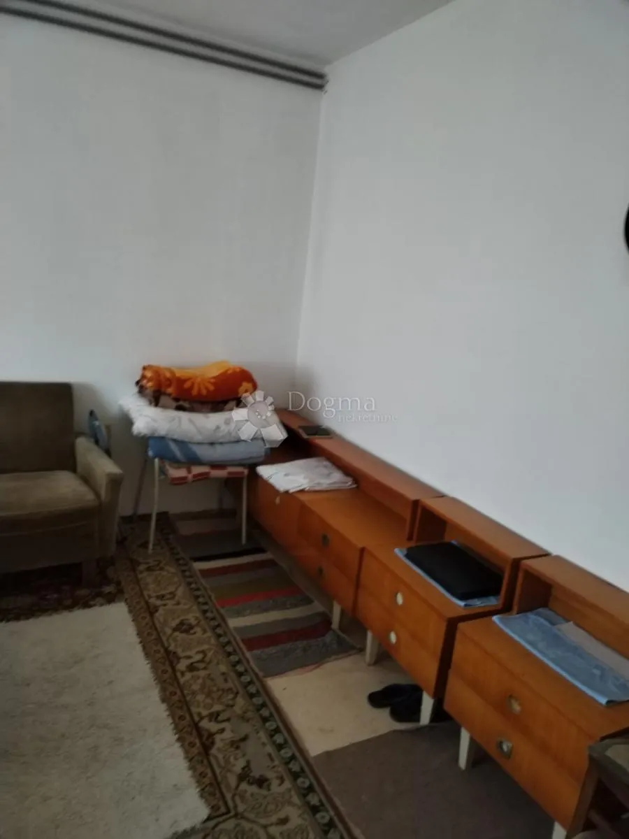 kuća sa zemljištem na prodaju - odmah useljiva ! - slika 11