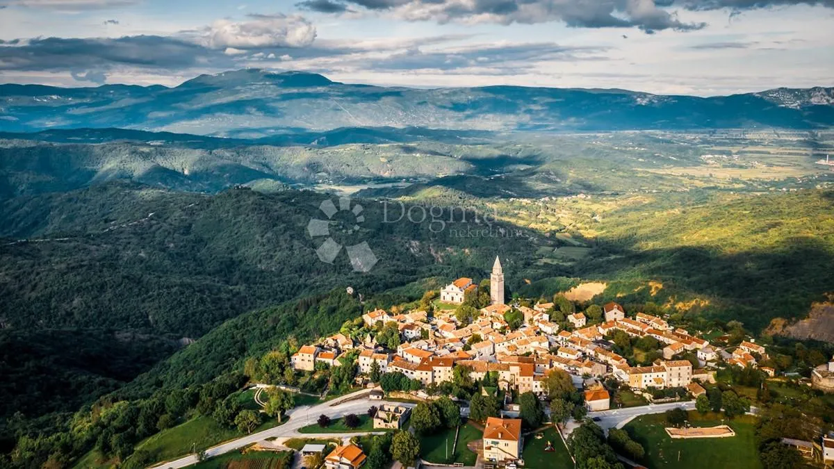veliko građevinsko zemljište na osami - slika 6