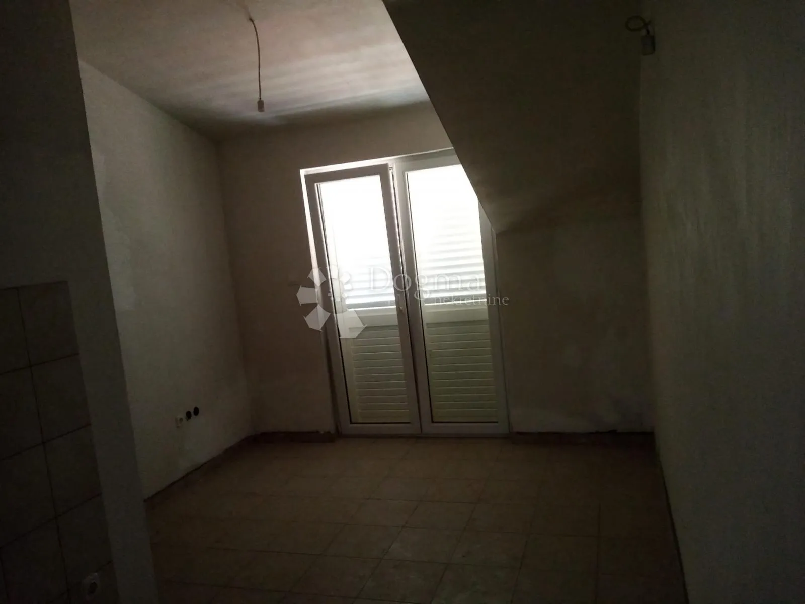 ekskluzivni objekat sa poslovnim prostorima, stanom i 8 apartmana - slika 8