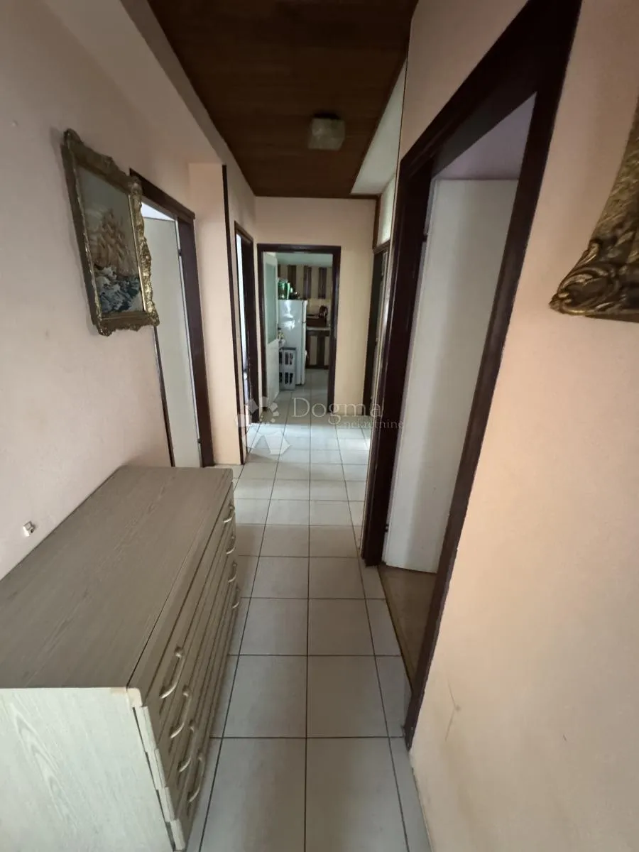 vodice – dvosoban stan 90 m², 500 m od mora - slika 10