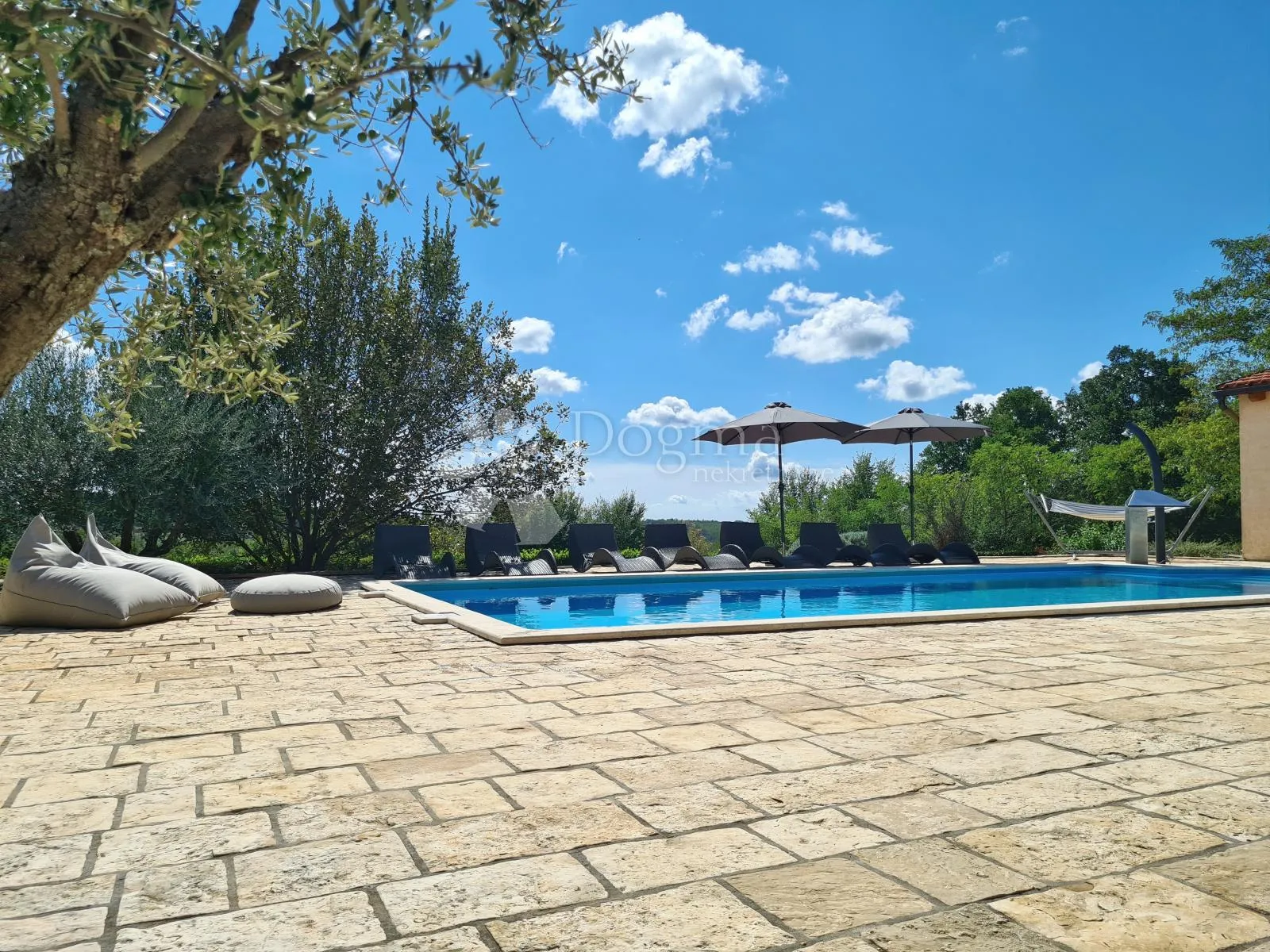 rustikalna istarska villa okružena prirodom - slika 7