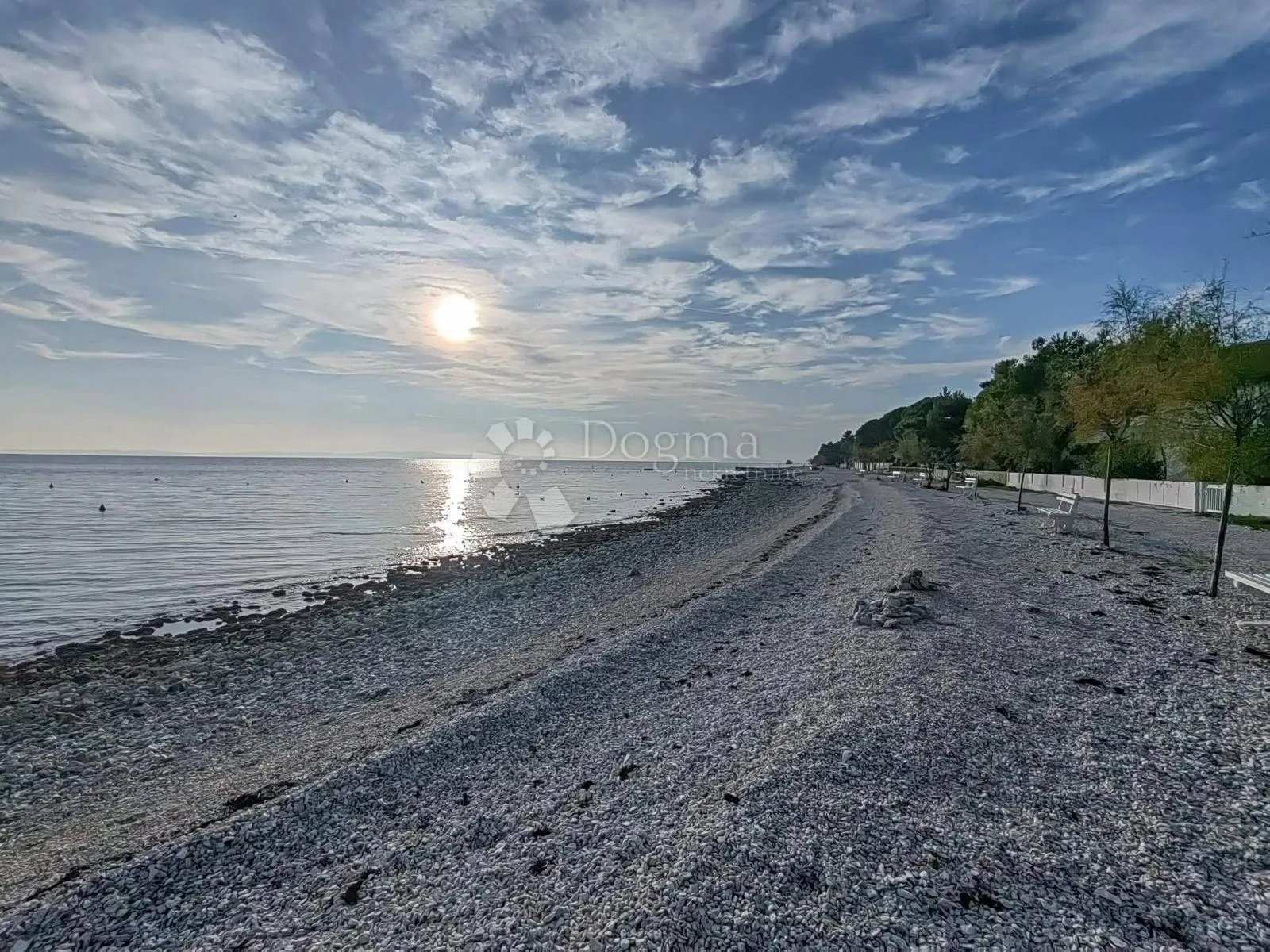 prodaje se apartmanska kuća na otoku viru!! - slika 17