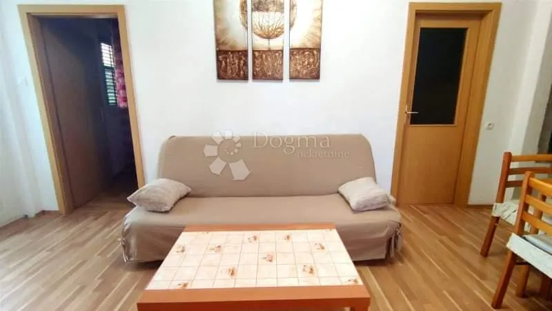 dvosoban stan 200m od plaže - slika 5