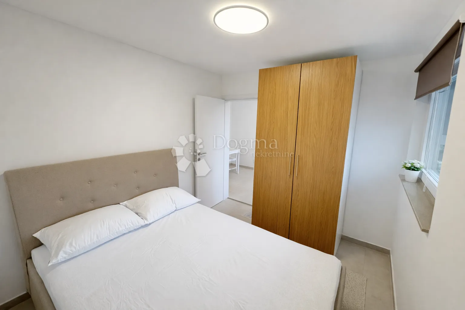 stan 590 € – sve uključeno (režije + internet) - slika 12