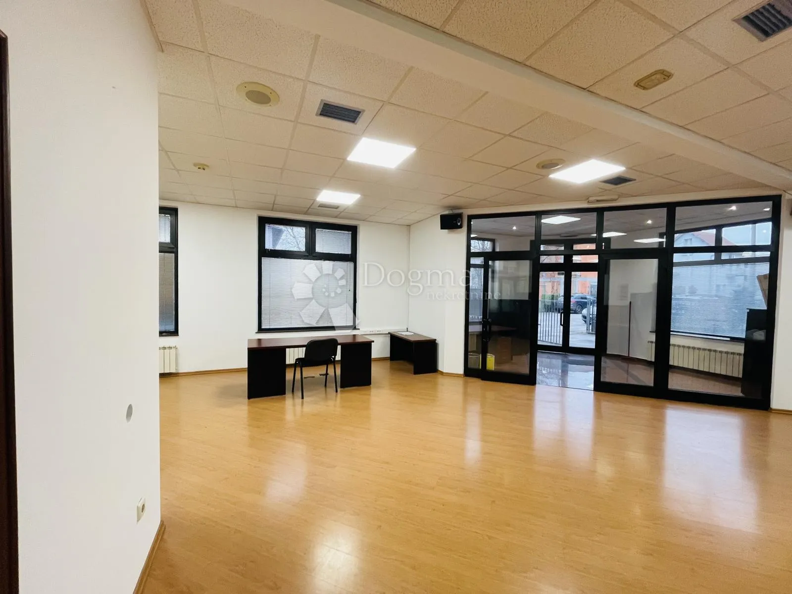 poslovni prostor 115m2 - trnje, najam - slika 6