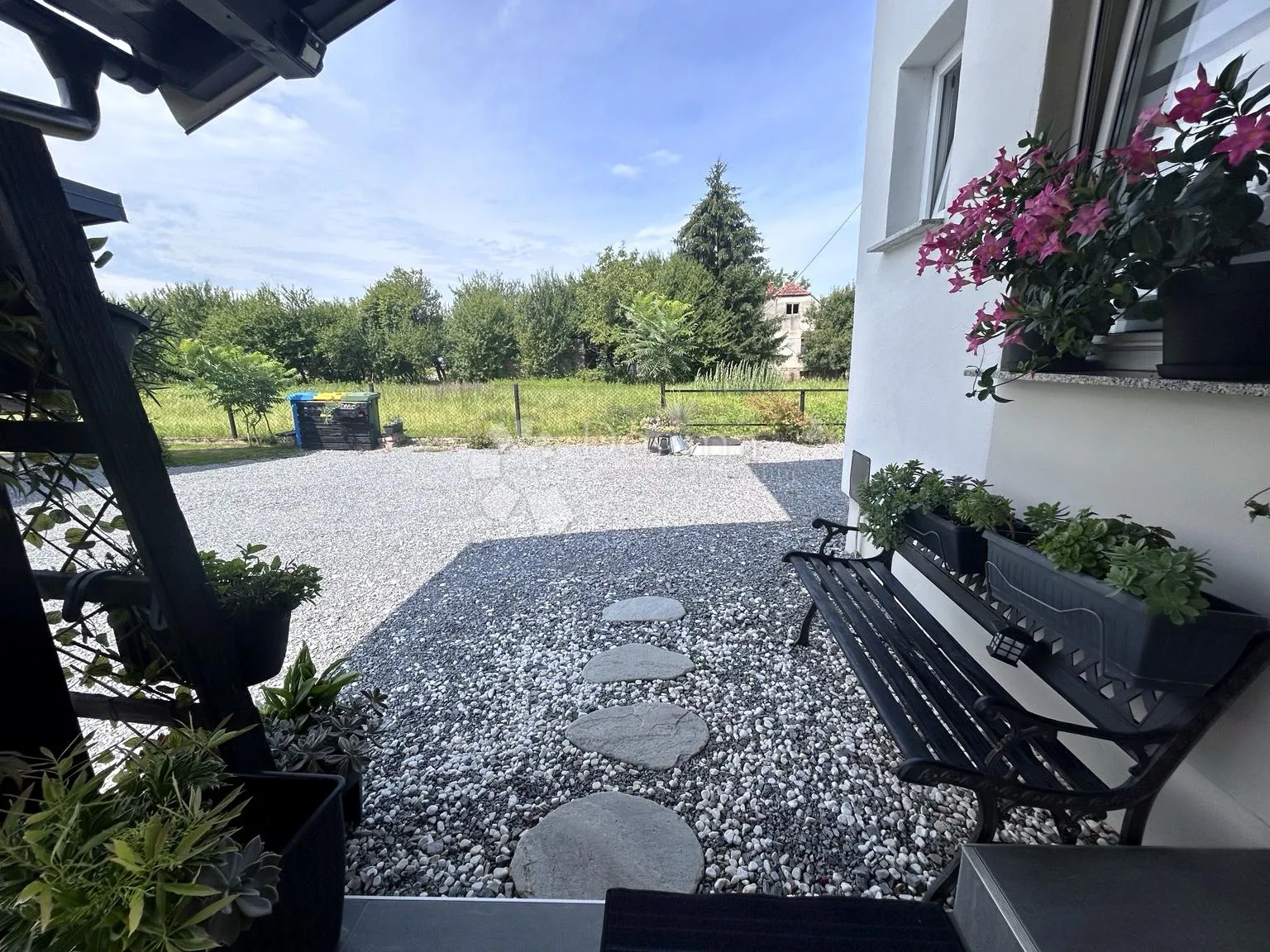 križ, obnovljena kuća bez ulaganja, 2 spavaće sobe, 1.199 m² okućnice - slika 17