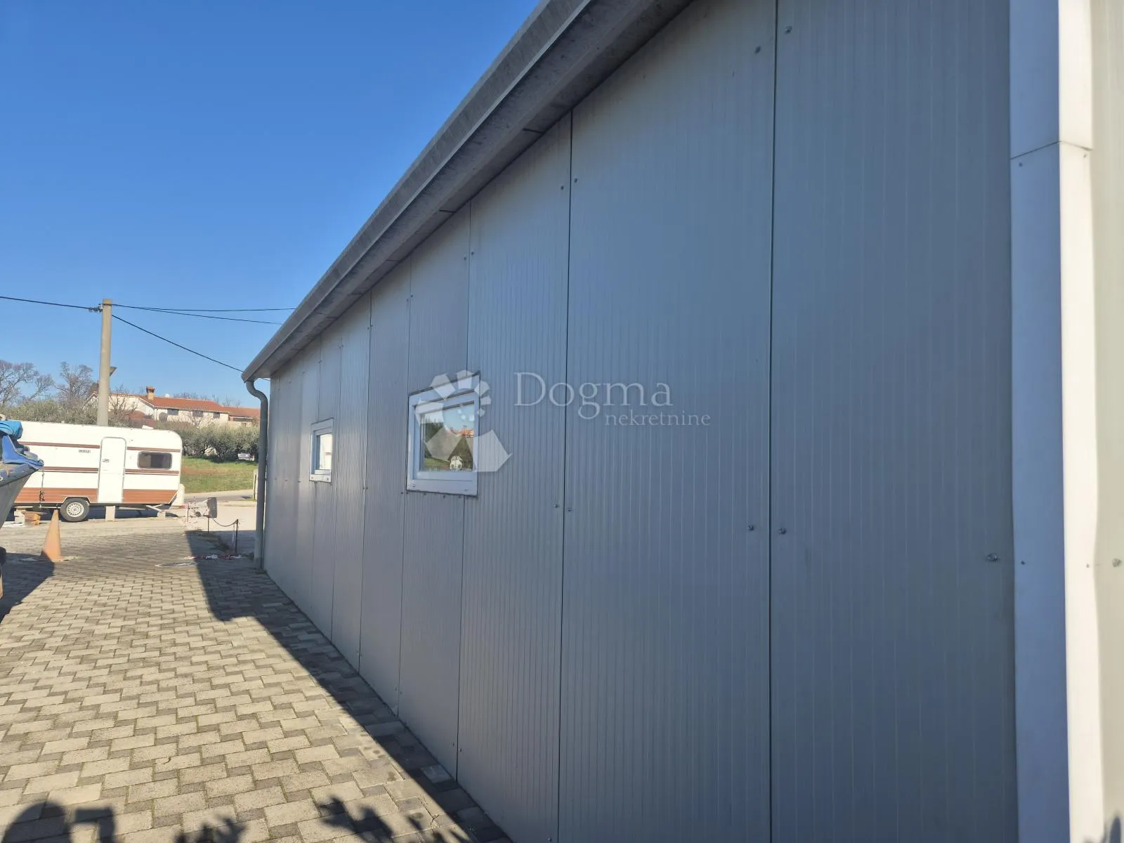 stambeno-poslovni objekt u okolici poreča 208m2 - slika 26