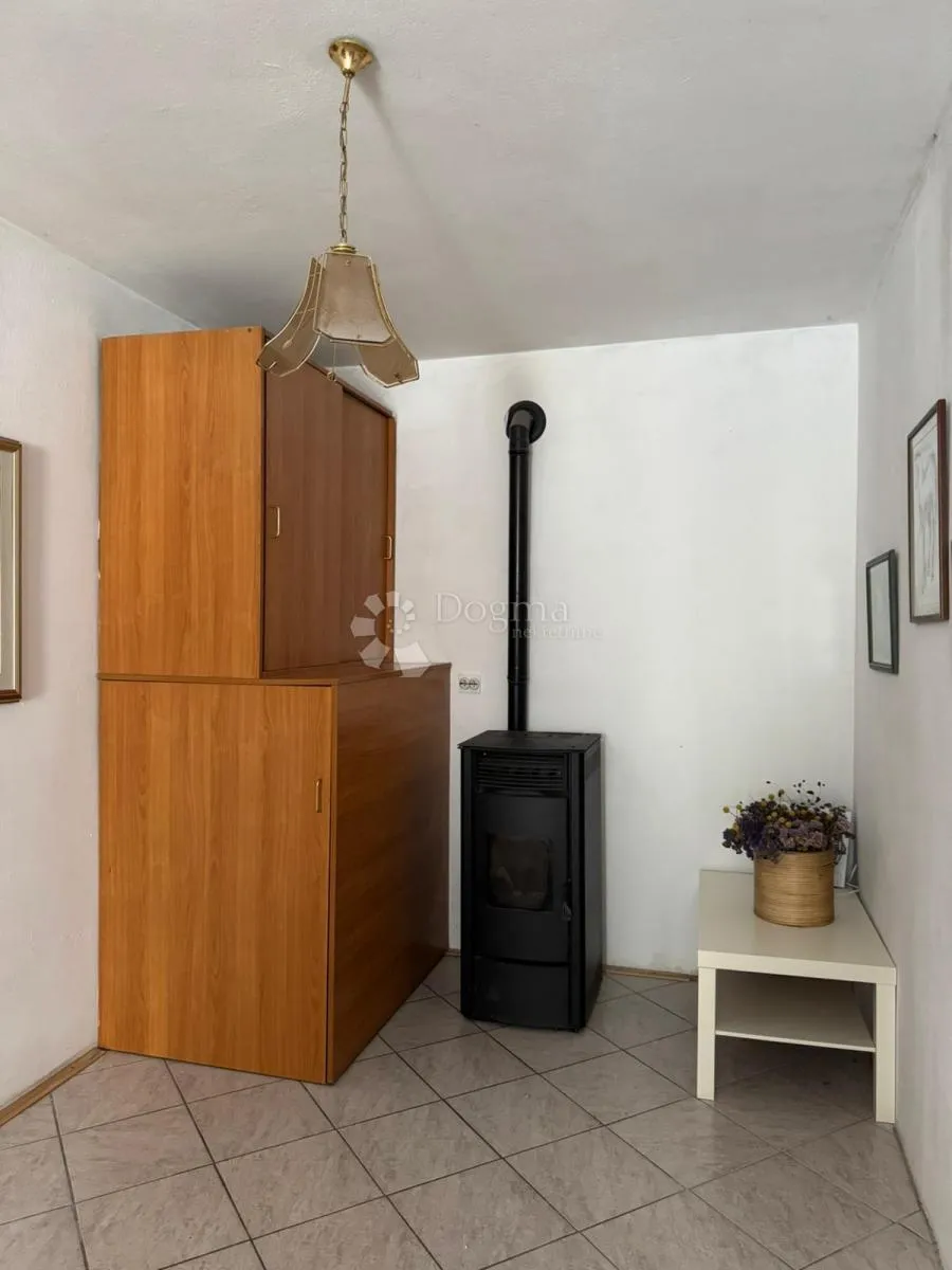 prekrasna kuća u vrsima – samo 30 m od mora! - slika 24