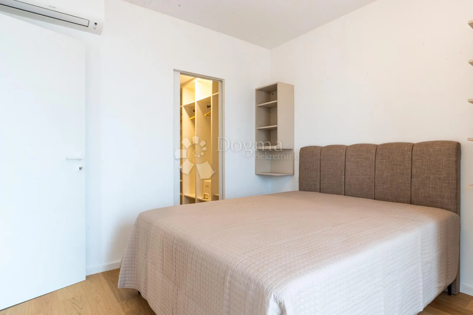 all new premium flat - slika 6