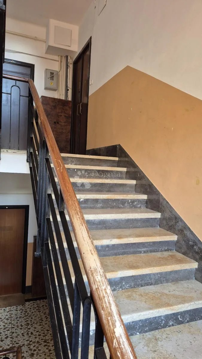dvosobni stan u centru pule površine 72,83 m2 - slika 26
