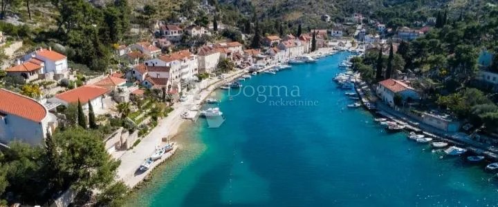drugačija vila s bazenom, brač, bobovišća - slika 31
