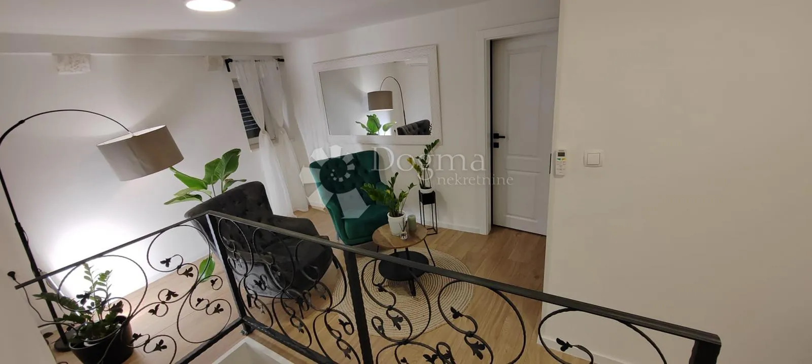 renovirana kamena kuća u centru kaštel starog - slika 5