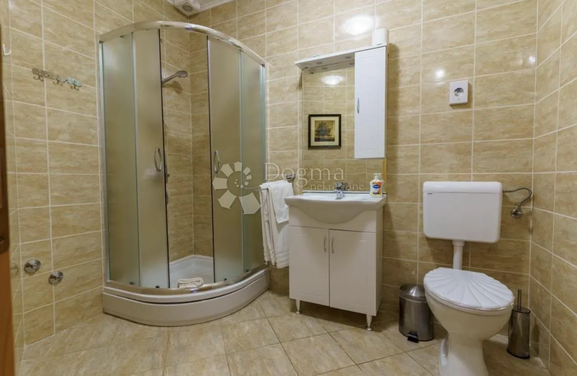 resort u srcu like nadomak plitvica - uhodan posao !!! - slika 28