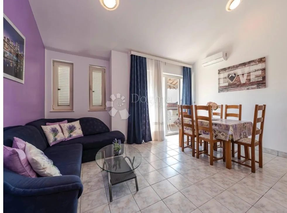 villa s bazenom u privlaci - slika 16