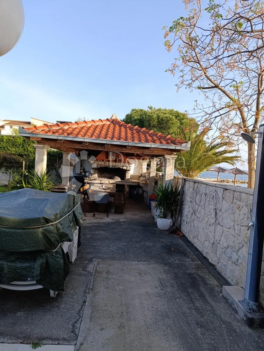 bibinje - apartmanska kuća prvi red do mora - slika 17