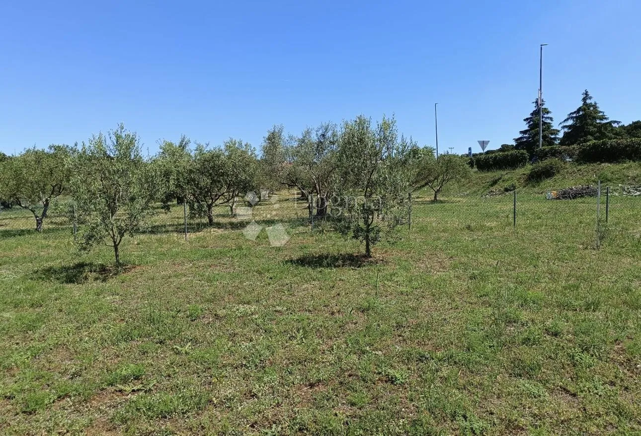 prodaje se teren - komunalno servisna zona - slika 9