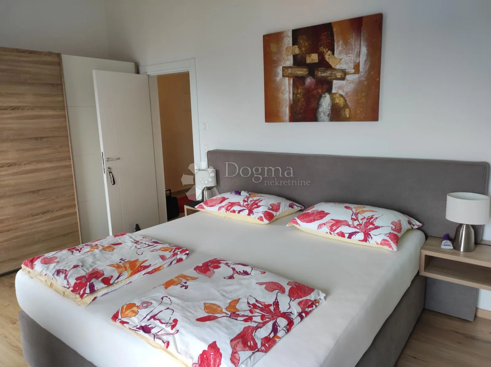 turistička ljepotica sa panoramskim pogledom - slika 13