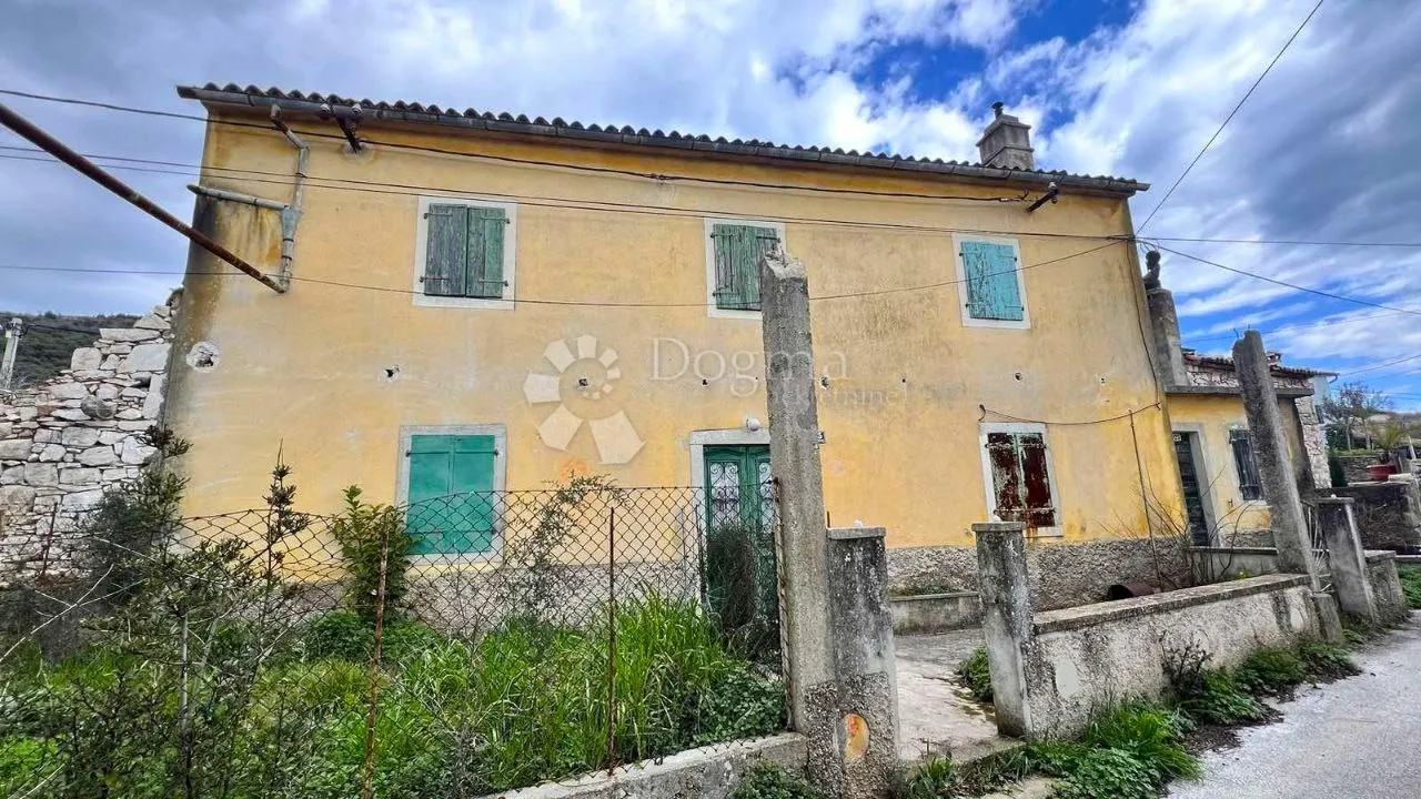 lijepa dvojna kuća za renovaciju s pogledom na more, okolica labina - slika 3