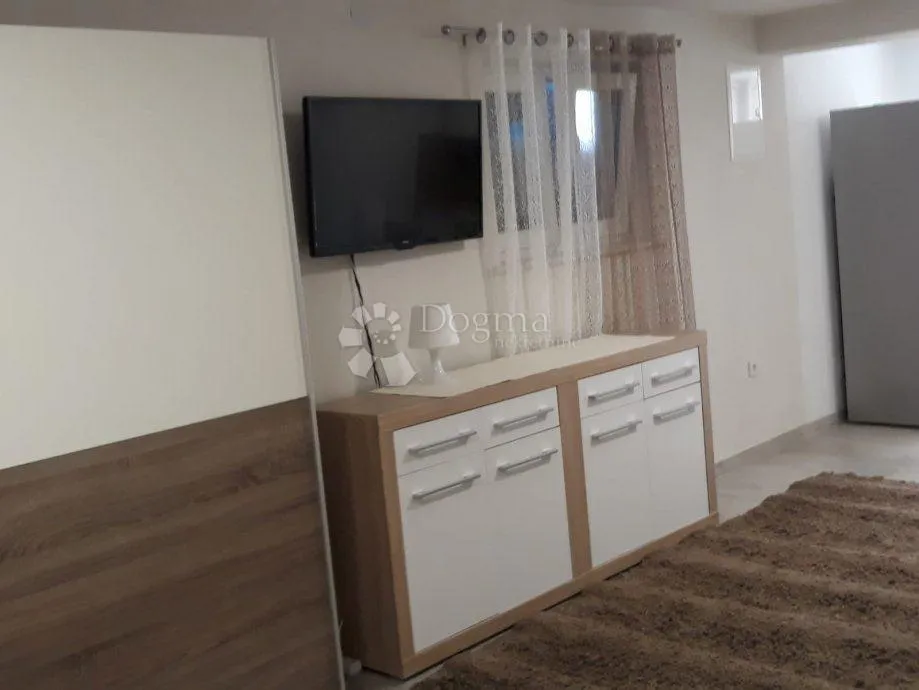 primošten, prekrasan apartman na moru - slika 4
