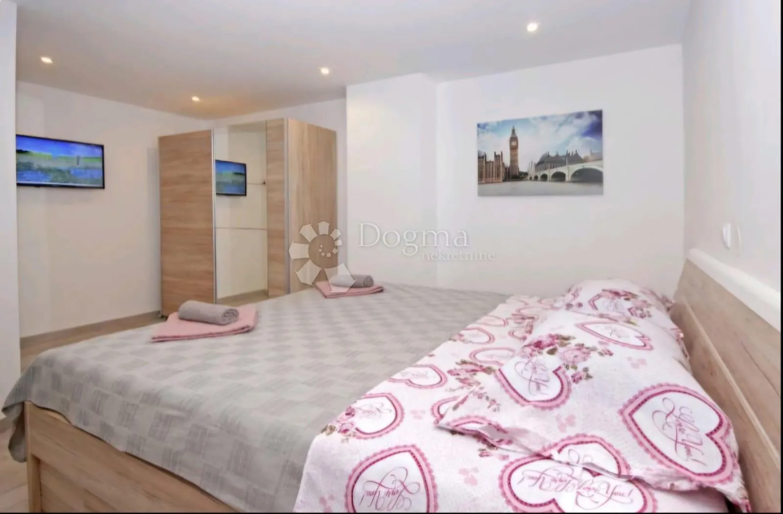prilika! 2 stana u puli 3s+db i 1s+db - slika 30