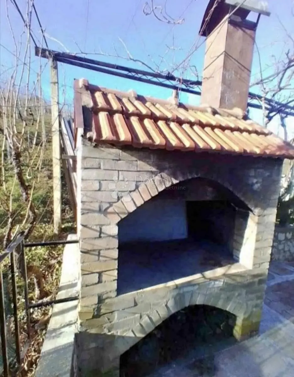 vikendica sa započetom adaptacijom nadomak centra krapine! - slika 4