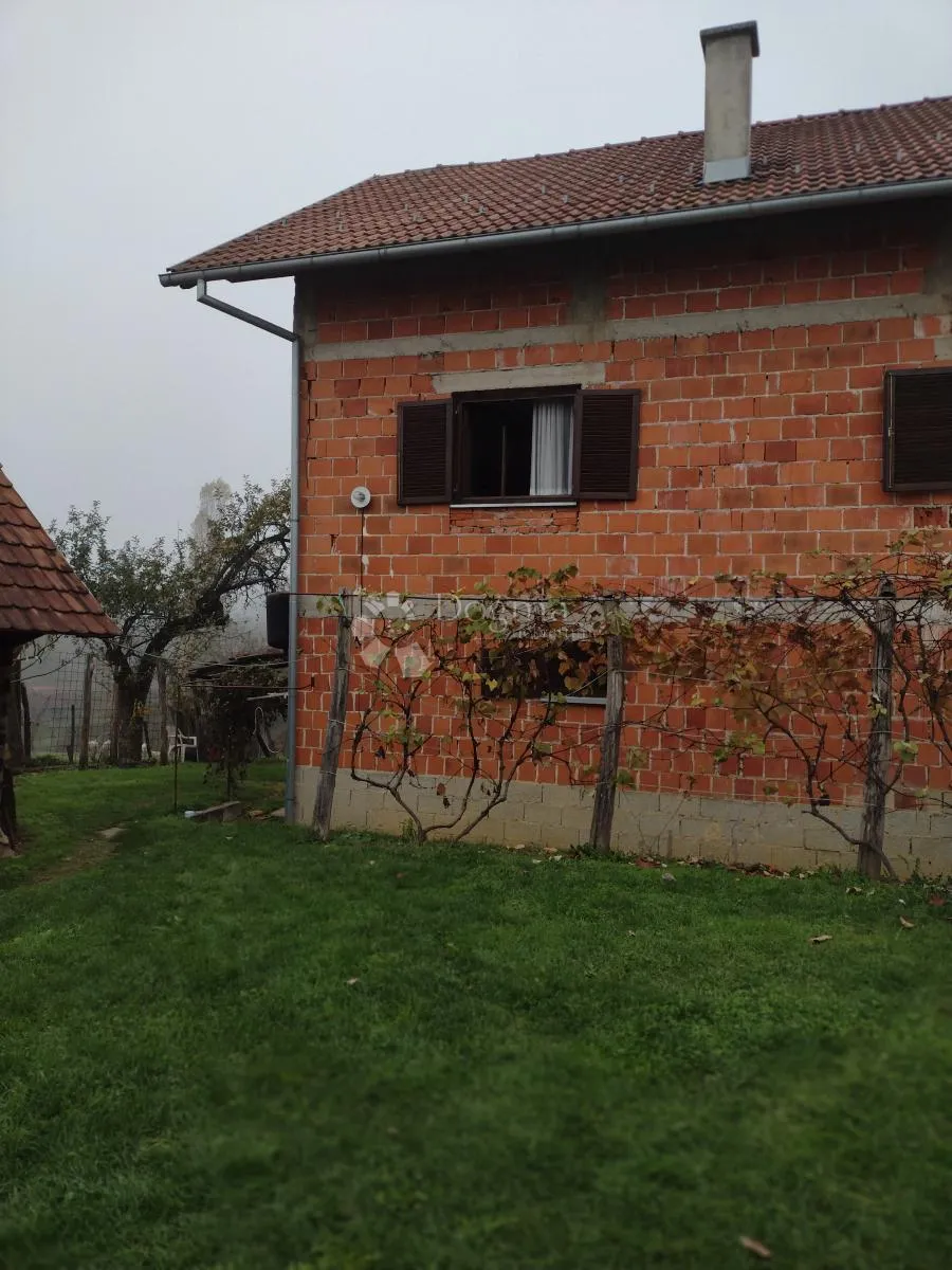 kuća, livade, gosp. zgrade, šuma, potočić... - slika 17