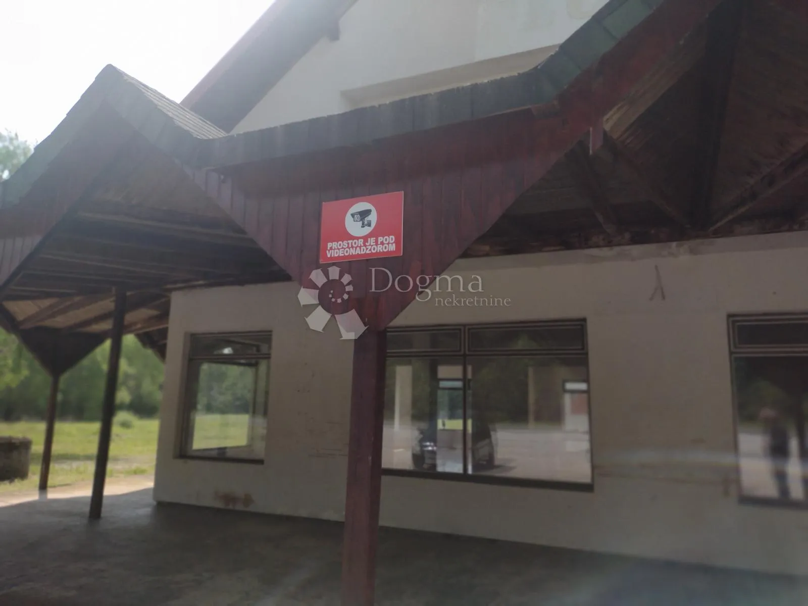 restoran i hotel uz d6 - slika 1