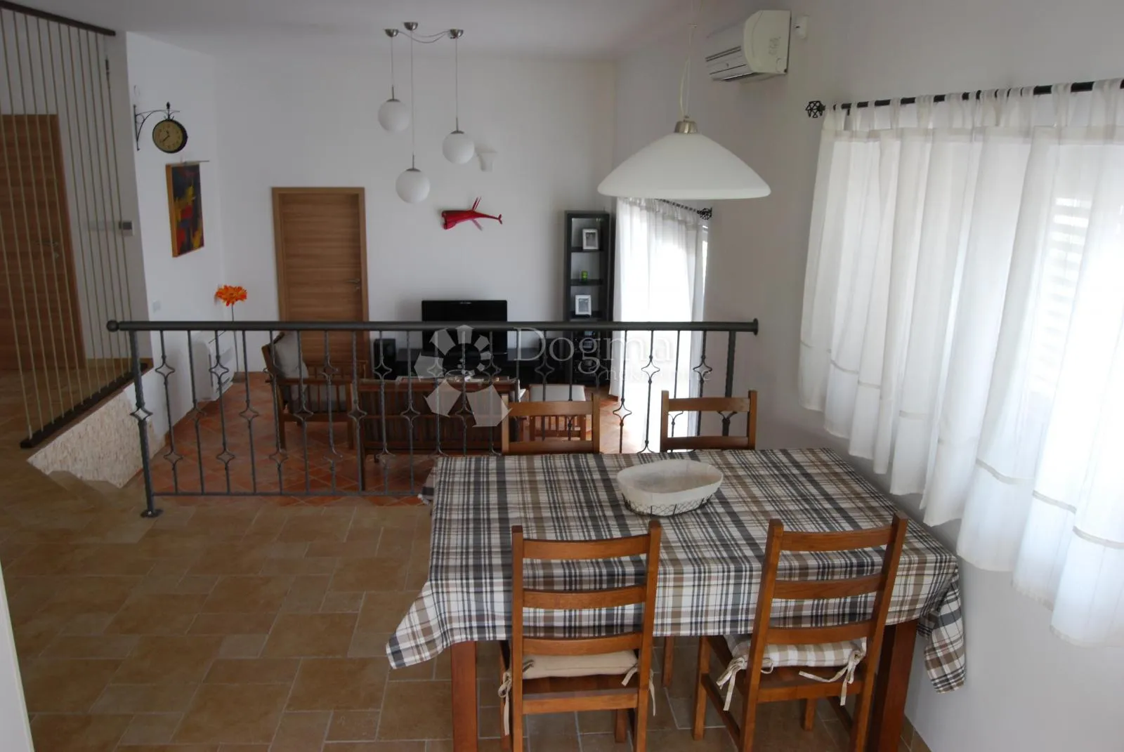 velika kamena kuća na odličnoj lokaciji u puli - slika 12