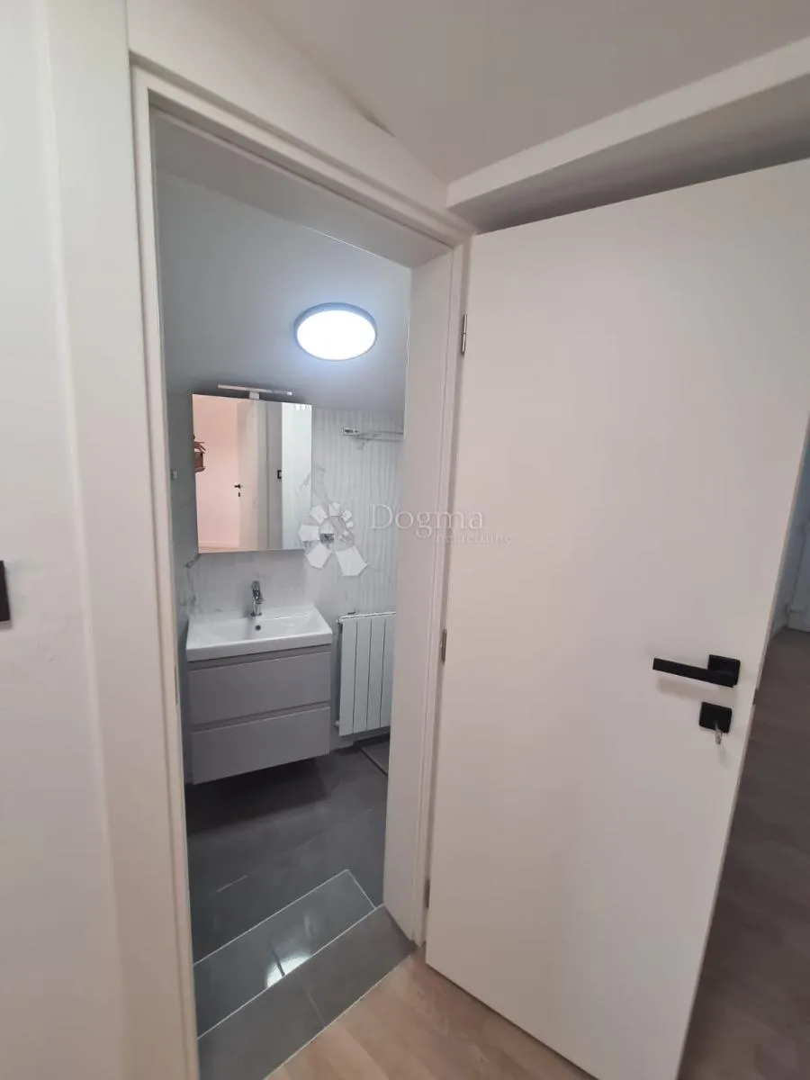stan s osjećajem kuće – privatni vrt 49 m², terasa i panoramski pogled, mikulići - slika 8