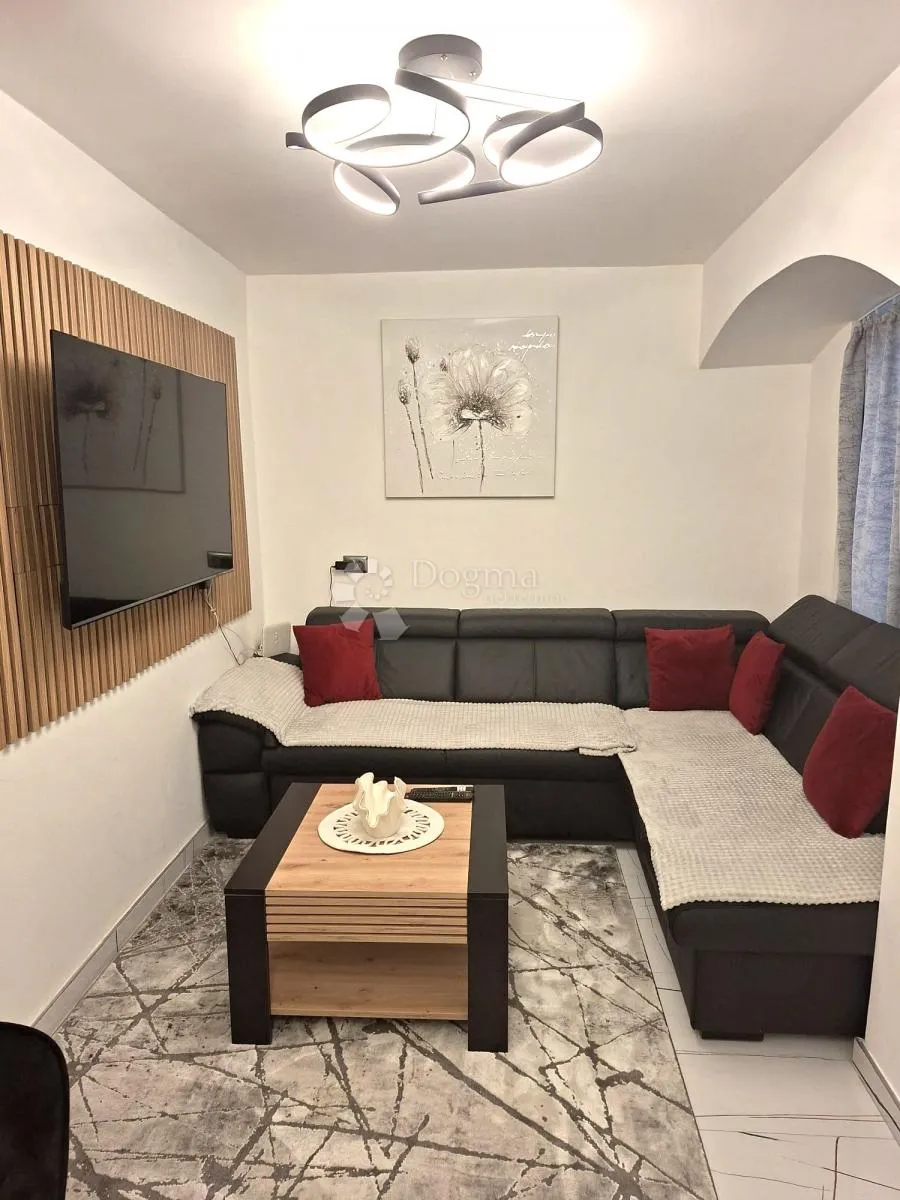 nekretnina na rivi, u samom centru rijeke - slika 1