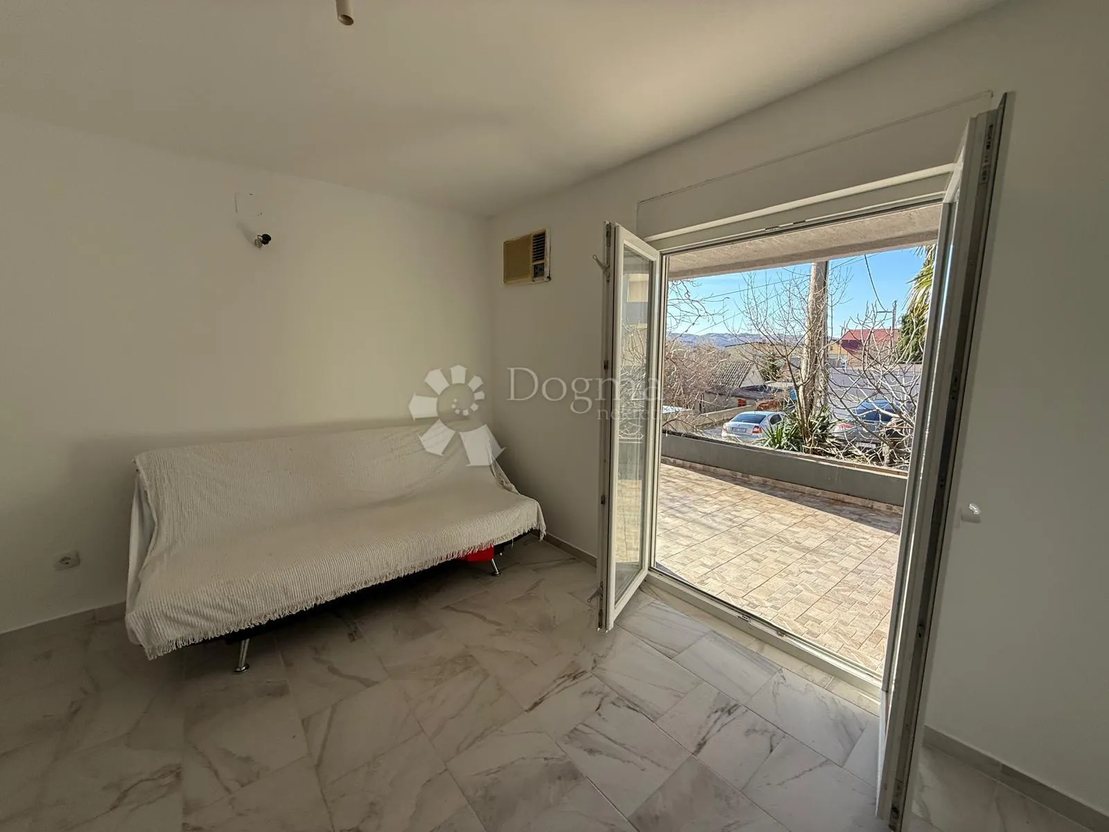 apartman s dvje terase i pogledom na more - slika 10