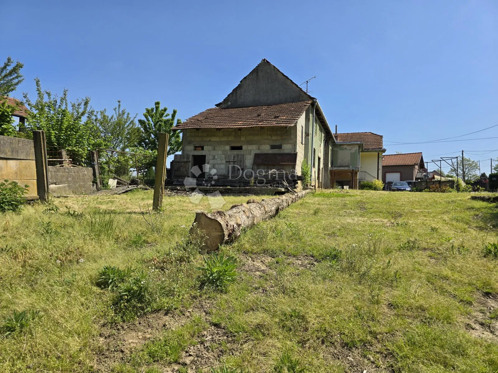 zemljište sa kućom i gospodarskim zgradama - slika 4