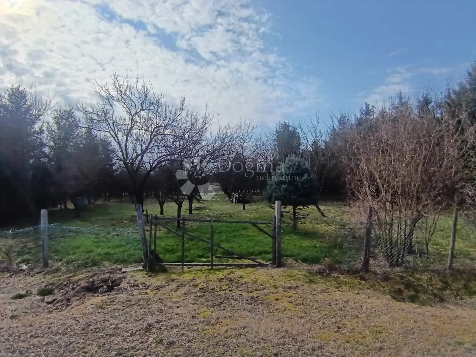 imanje s dva jezera i kućama na 23.755 m²! - slika 24
