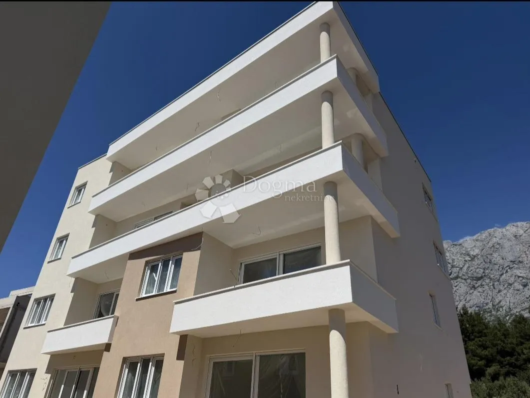 s4, dvosoban stan na prvom katu, makarska - slika 7