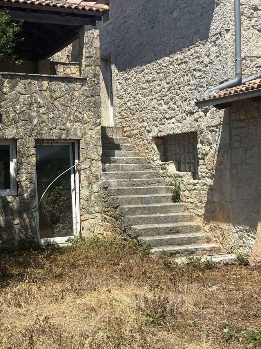 kuća sa velikim potencijalom u srcu istre - slika 11
